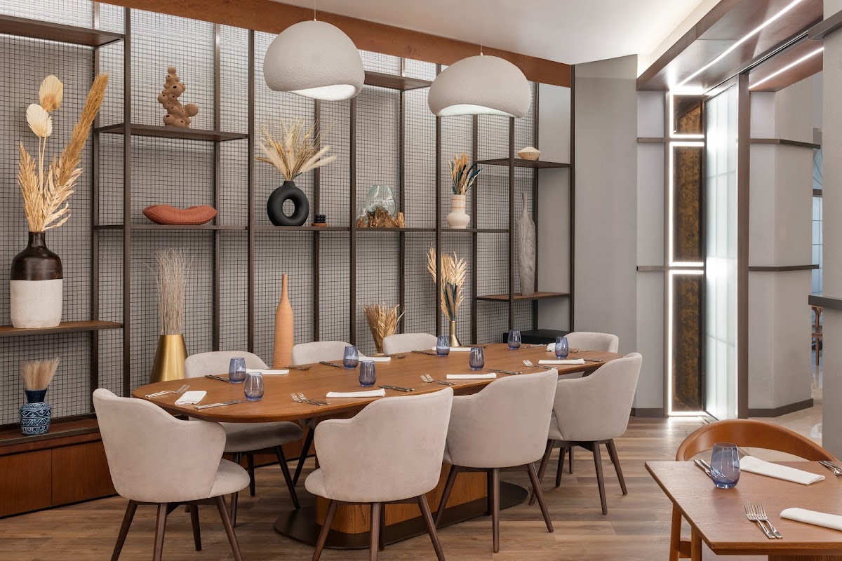 Aqua Restaurant & Bar